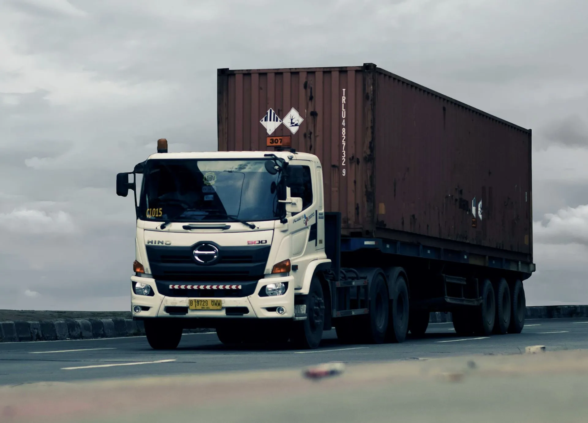 Angkutan Darat dengan Pelacakan Real-Time